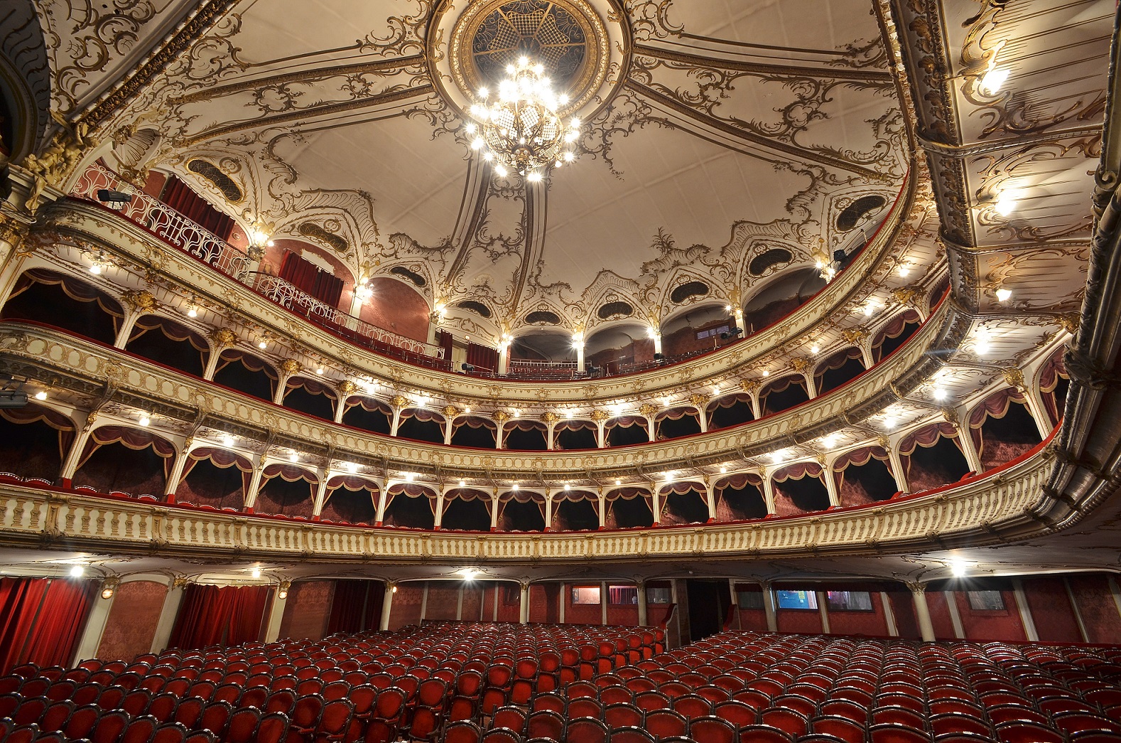 Teatrul Național ”Lucian Blaga” din Cluj-Napoca, teatru clasic, opera